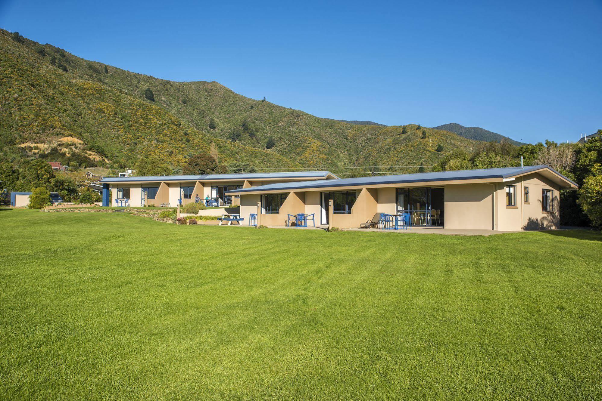 Bay Vista Waterfront Motel Picton Kültér fotó